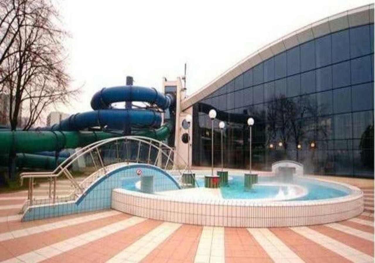 P&O Serviced Apartments Pulawska Varşovia Exterior foto